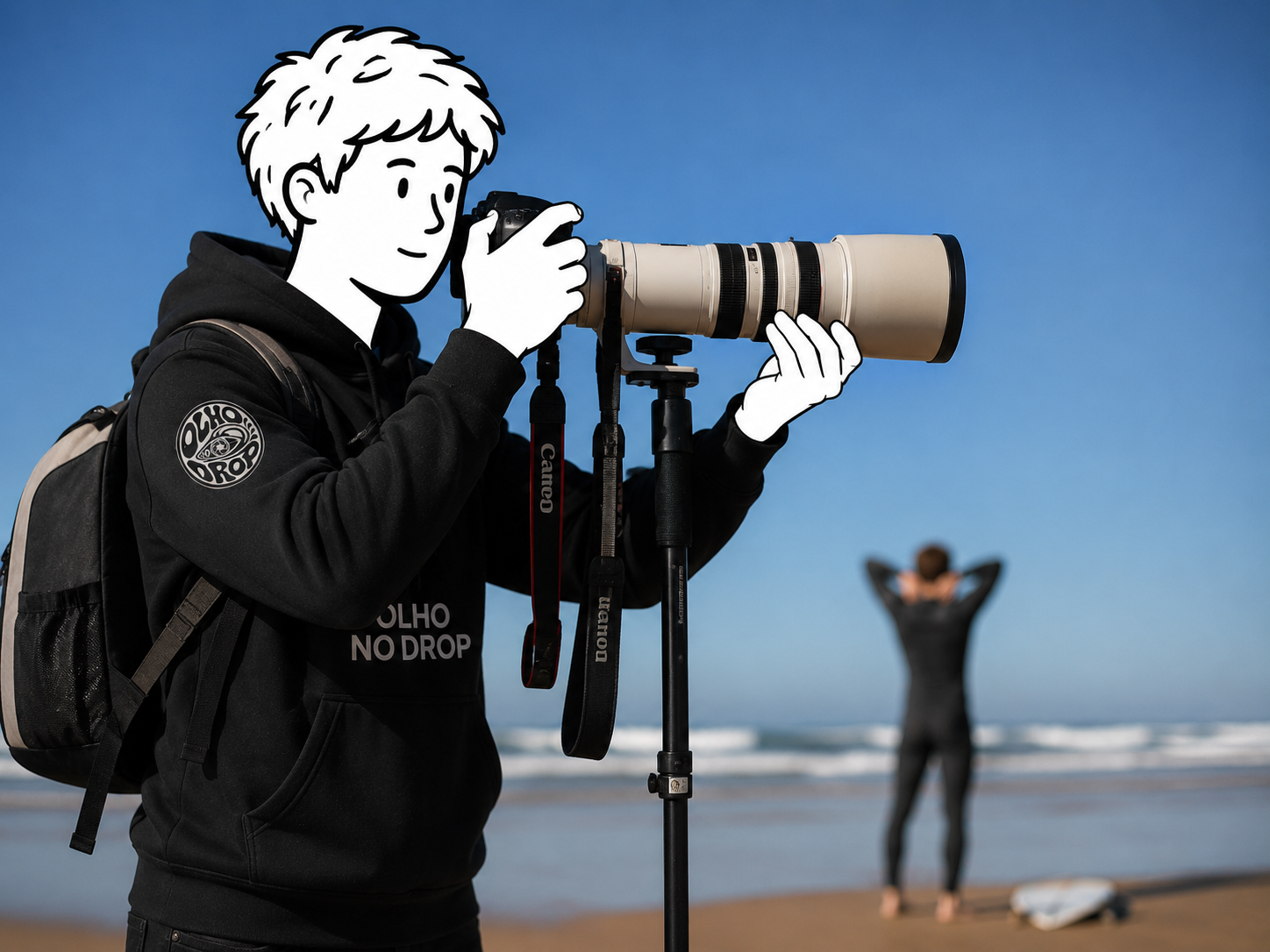 Fotógrafo de surf com teleobjetiva, surfista ao fundo